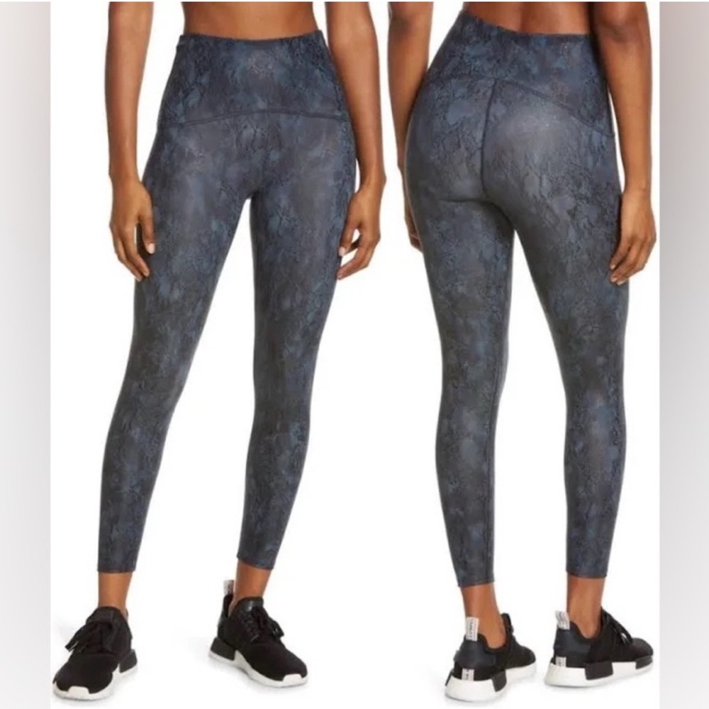 SPANX Booty Boost 7/8 Blue/Black Snakeskin Leggings